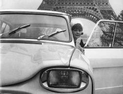 Citroën Ami6 1962, am Eiffelturm, Paris